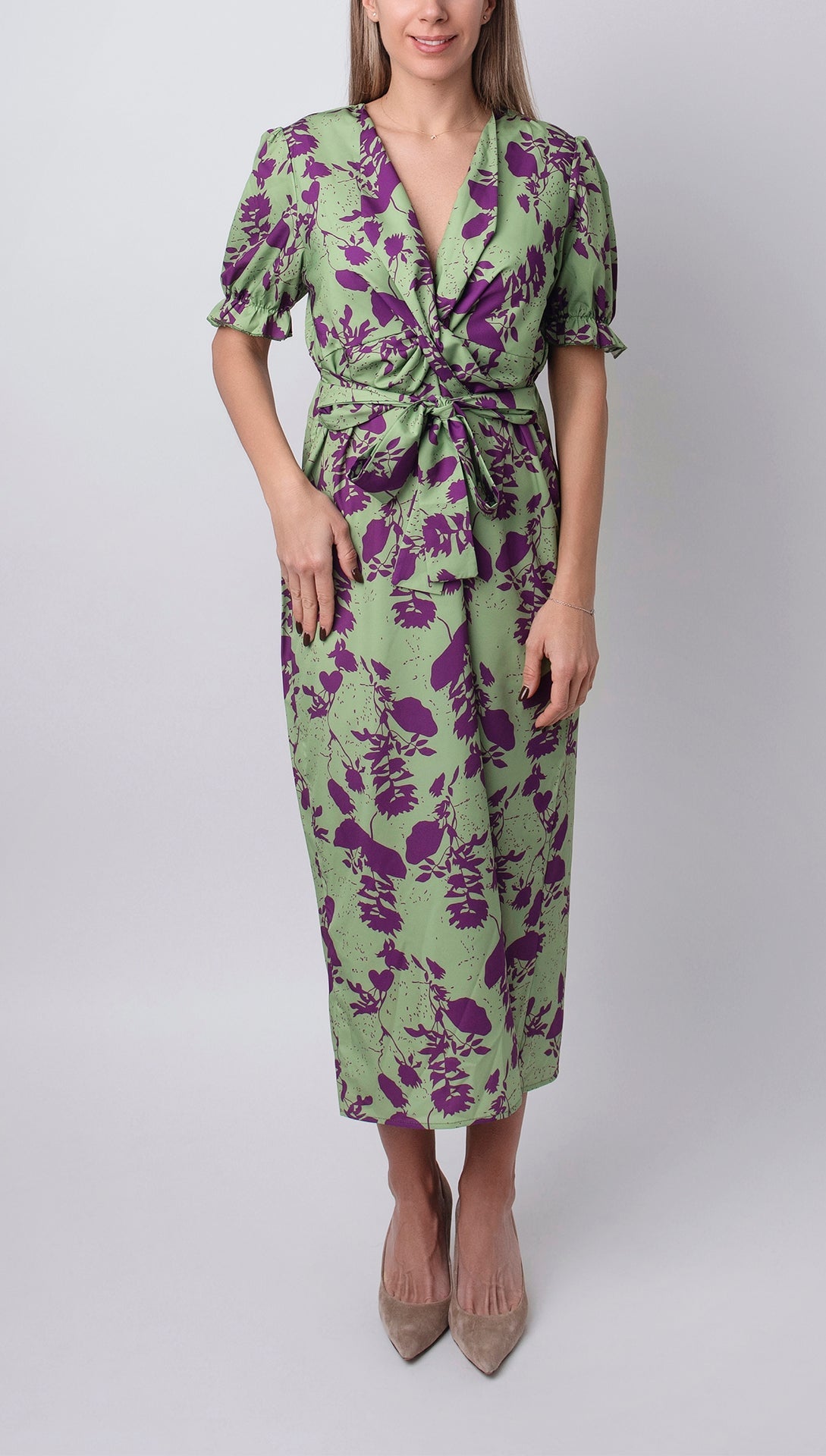 Vestido Carina - Vestido Largo de Mujer con Estampado Floral, Escote en V y Manga Corta – Elegancia y Comodidad